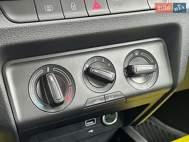 Универсал Skoda Fabia 2021 в Киеве