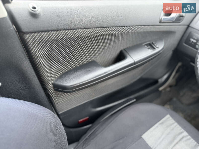 Универсал Skoda Fabia 2007 в Ровно фото 31 Универсал Skoda Fabia 2007 в Ровно