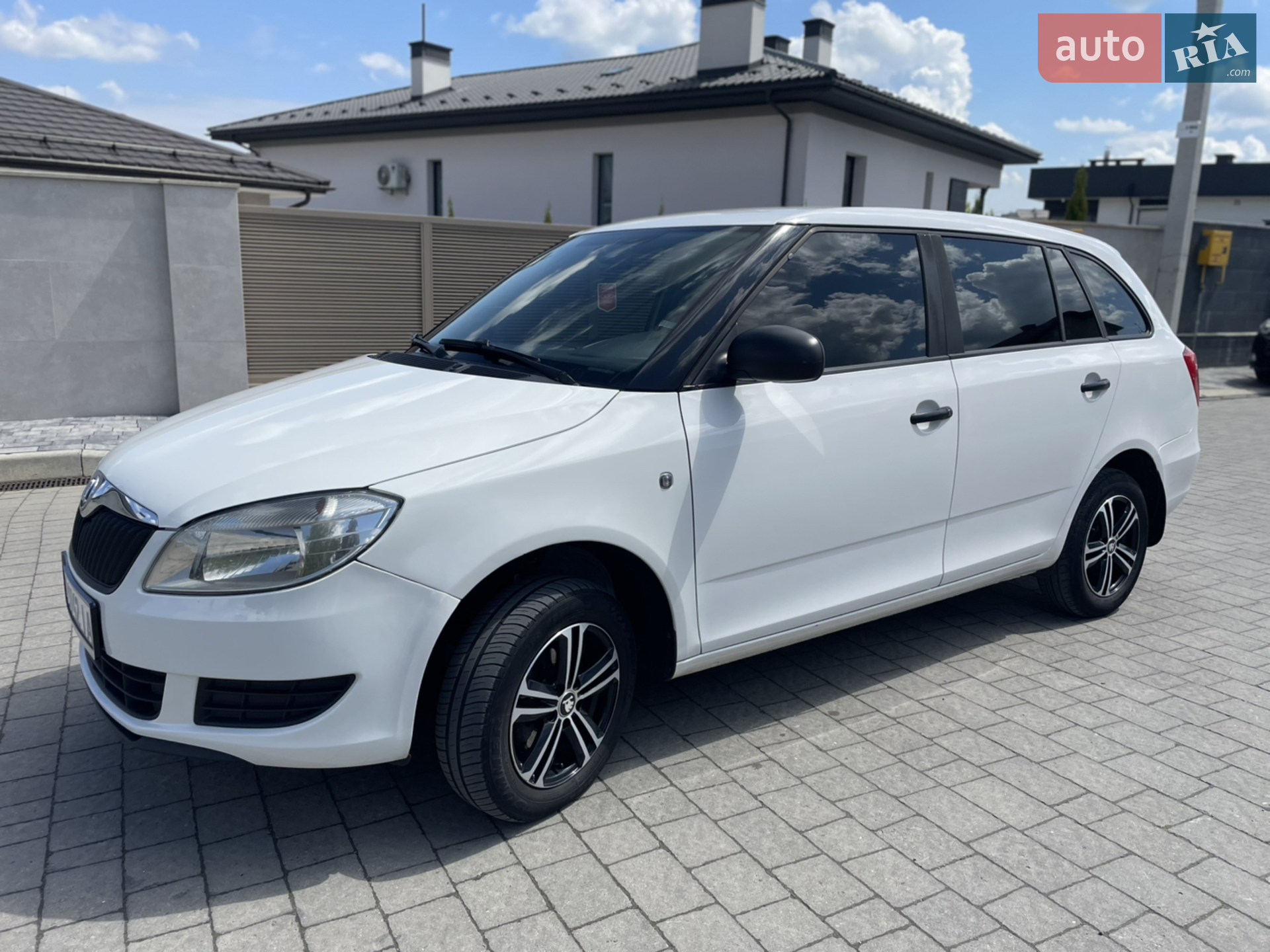 2013 Skoda Fabia - мініатюра 2