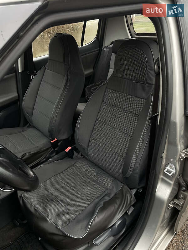 Хэтчбек Skoda Fabia 2012 в Чернигове фото 14 Хэтчбек Skoda Fabia 2012 в Чернигове