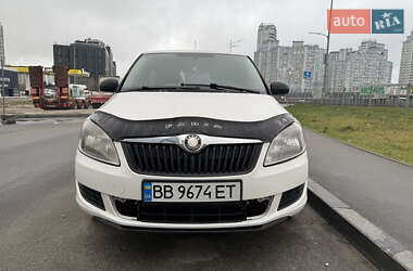 Хэтчбек Skoda Fabia 2010 в Киеве