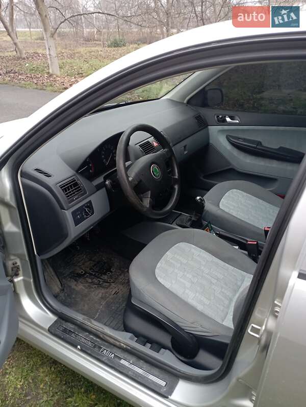 Хэтчбек Skoda Fabia 2002 в Ужгороде