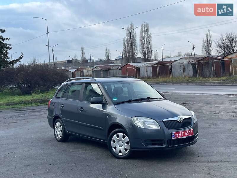 Skoda Fabia 2010 Skoda Fabia 2010