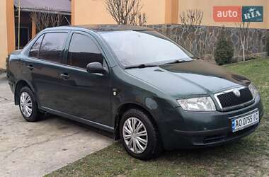 Седан Skoda Fabia 2002 в Хусті