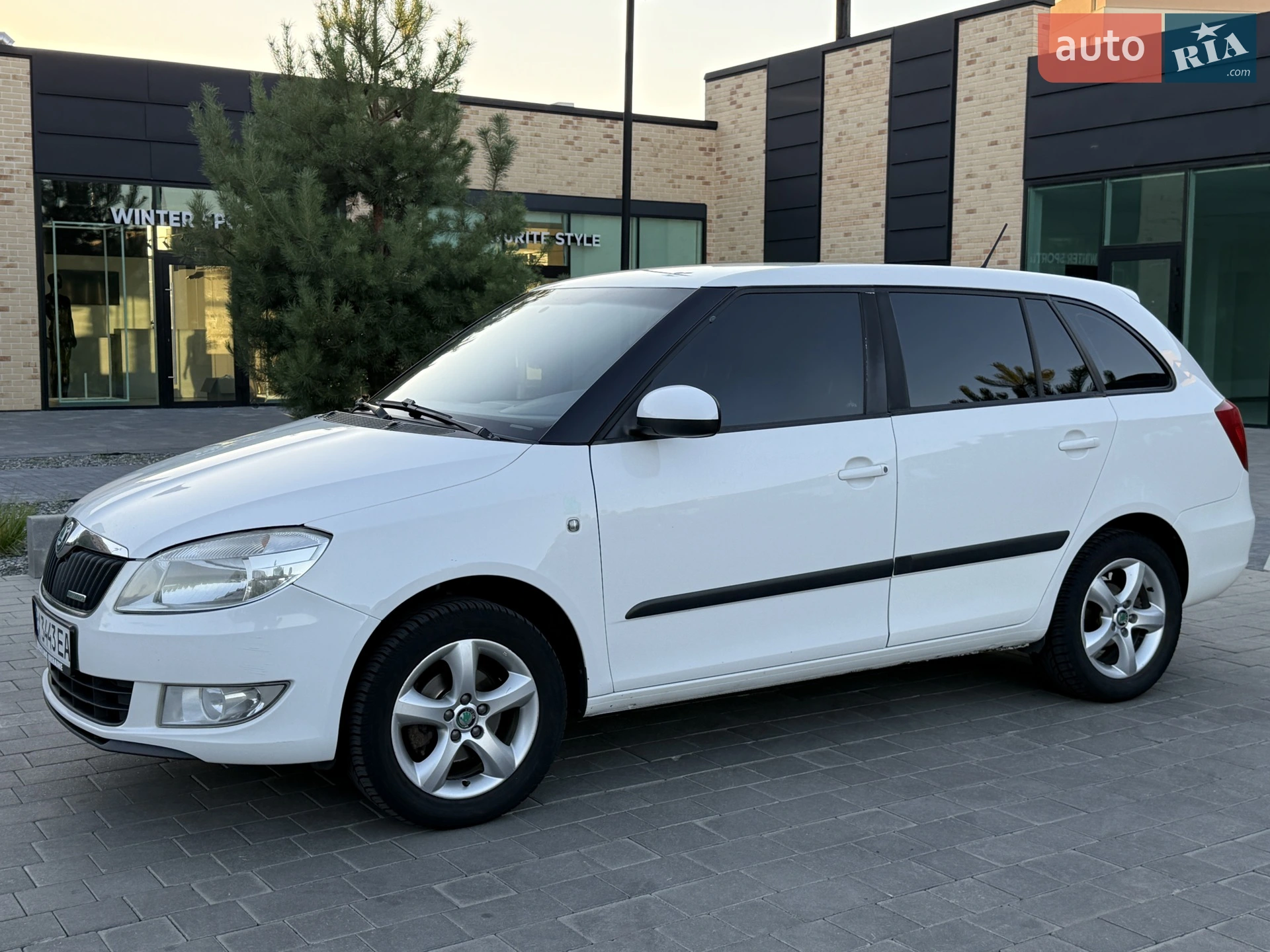 2011 Skoda Fabia - мініатюра 5
