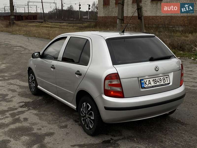 Хэтчбек Skoda Fabia 2004 в Мирополе фото 3 Хэтчбек Skoda Fabia 2004 в Мирополе