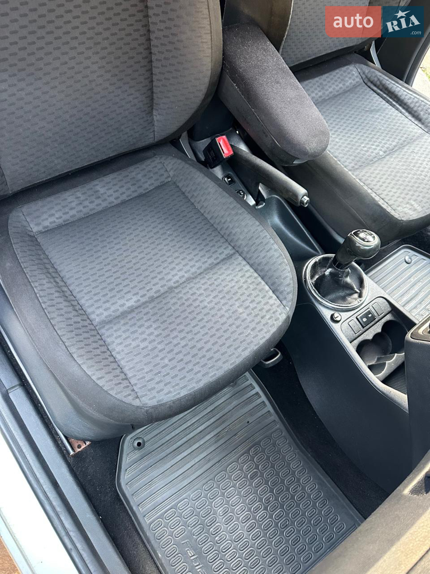 2010 Skoda Fabia - мініатюра 9