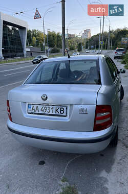 Седан Skoda Fabia 2004 в Києві