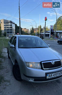 Седан Skoda Fabia 2004 в Києві