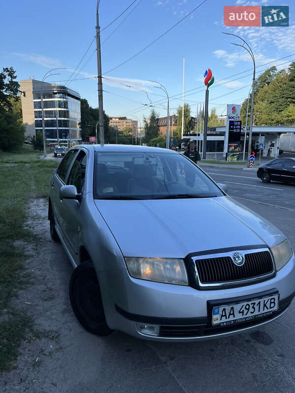 Седан Skoda Fabia 2004 в Києві