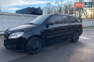 Універсал Skoda Fabia 2009 в Звягелі