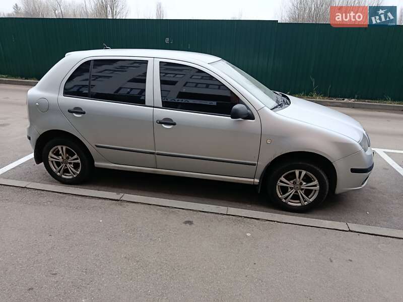 Хетчбек Skoda Fabia 2005 в Києві