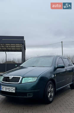 Седан Skoda Fabia 2002 в Черновцах