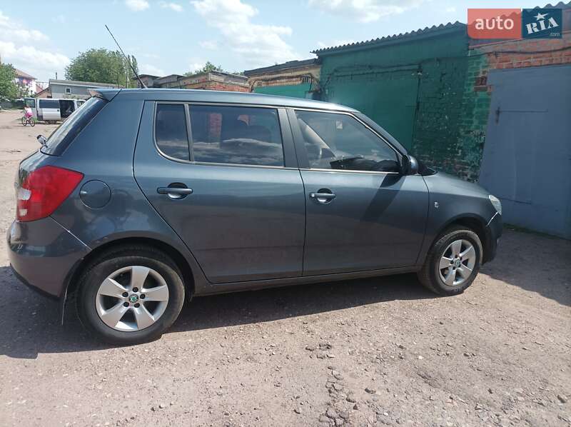 Хетчбек Skoda Fabia 2011 в Прилуках