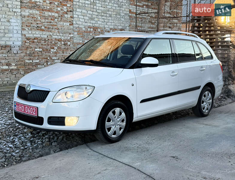 Універсал Skoda Fabia 2010 в Луцьку