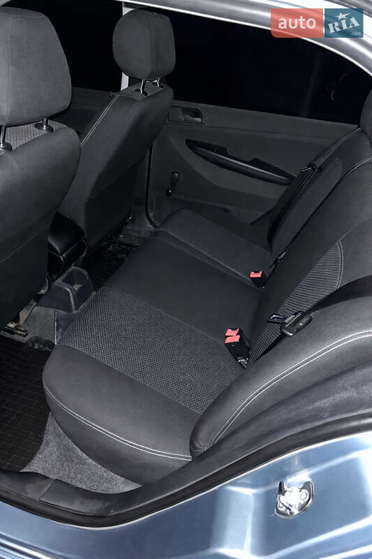 Хетчбек Skoda Fabia 2006 в Дніпрі