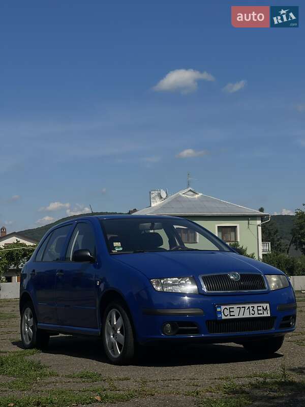 Хетчбек Skoda Fabia 2004 в Чернівцях