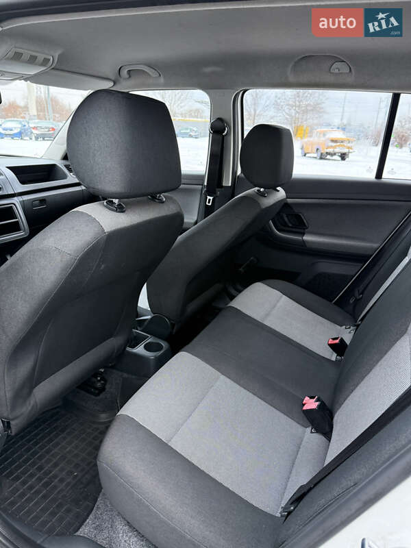 Хетчбек Skoda Fabia 2014 в Києві фото 14 Хетчбек Skoda Fabia 2014 в Києві