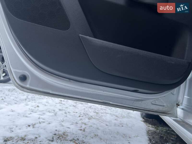 Универсал Skoda Fabia 2011 в Ужгороде