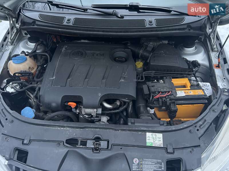 Универсал Skoda Fabia 2011 в Ужгороде