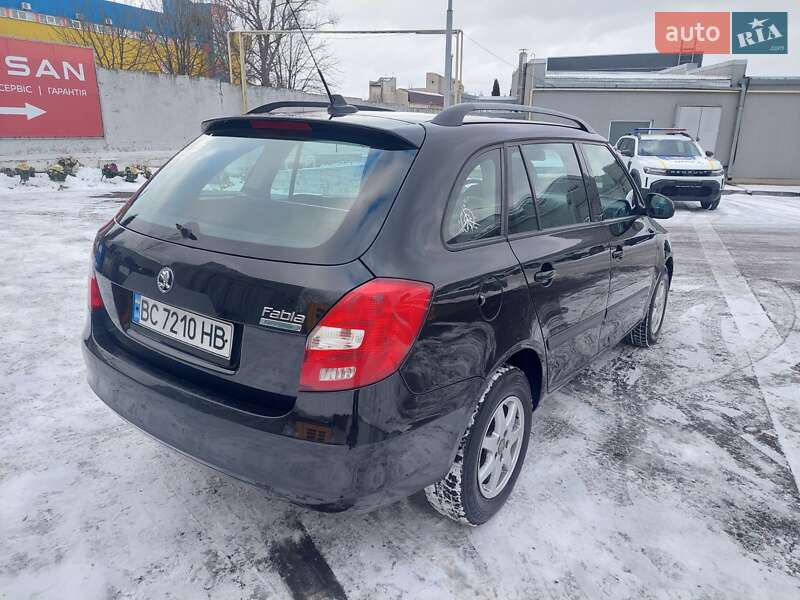 Універсал Skoda Fabia 2010 в Рівному