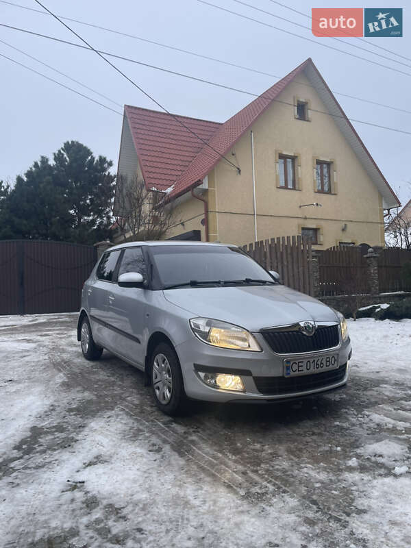 Хетчбек Skoda Fabia 2011 в Чернівцях