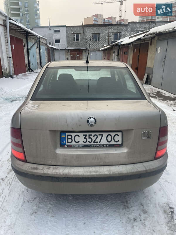 Седан Skoda Fabia 2004 в Львові