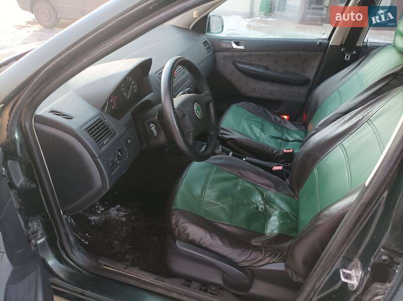 Хетчбек Skoda Fabia 2003 в Луцьку