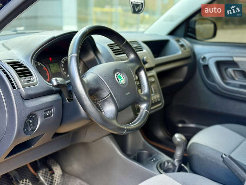 Хэтчбек Skoda Fabia 2009 в Днепре