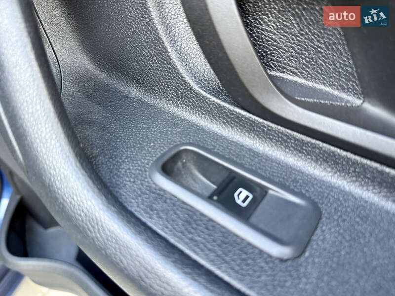 Хэтчбек Skoda Fabia 2009 в Днепре