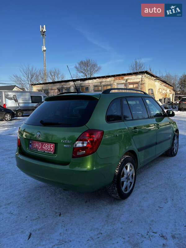 Универсал Skoda Fabia 2011 в Луцке