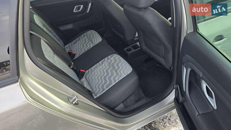 Універсал Skoda Fabia 2009 в Дніпрі