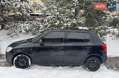 Хэтчбек Skoda Fabia 2009 в Львове