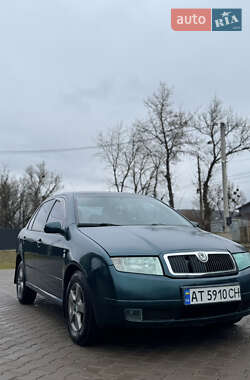 Седан Skoda Fabia 2002 в Черновцах
