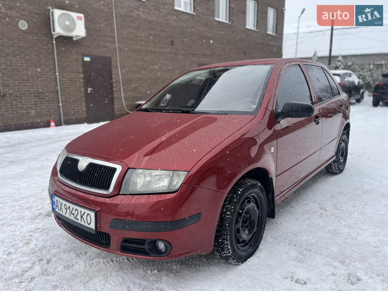 Продам SKODA FABIA 2006 року випуску. Двигун 1.2 бензин. 5-ст. МКПП. Передній привід. 
Рідний пробіг 293000 км. Економічний автомобіль, обслуговуване авто, технічно в чудовому стані, гарне світло. Всі питання по телефону. 
