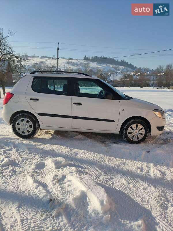 Хэтчбек Skoda Fabia 2011 в Рахове
