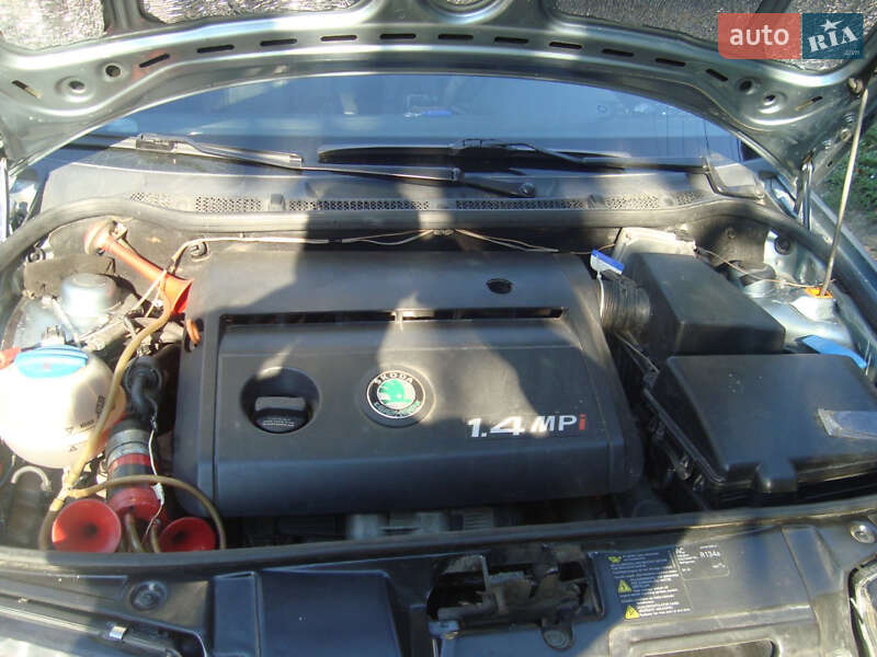 Хэтчбек Skoda Fabia 2003 в Одессе