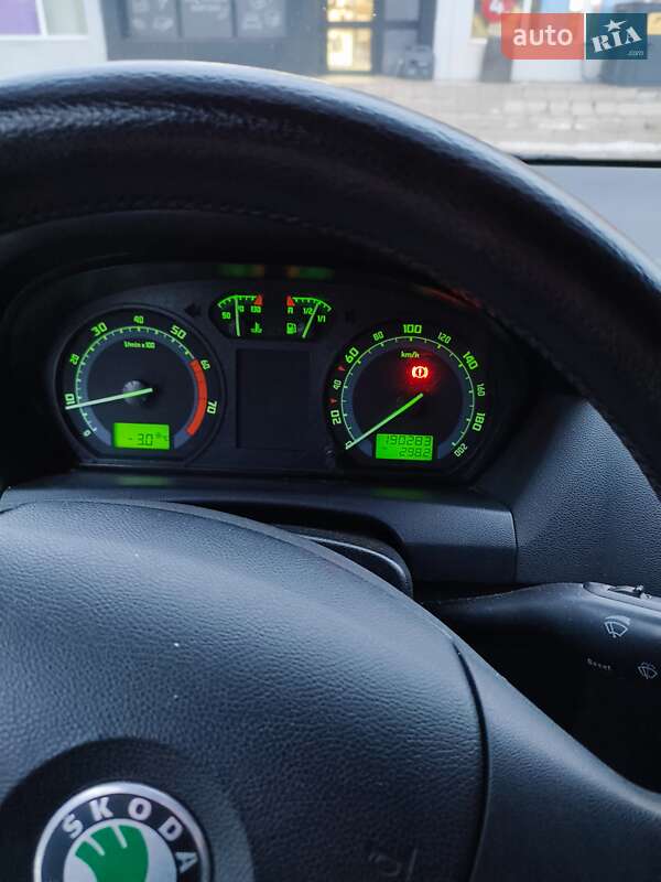 Хэтчбек Skoda Fabia 2006 в Кривом Роге