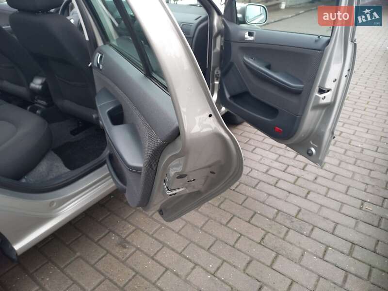 Хэтчбек Skoda Fabia 2006 в Мукачево