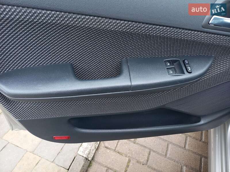 Хэтчбек Skoda Fabia 2006 в Мукачево