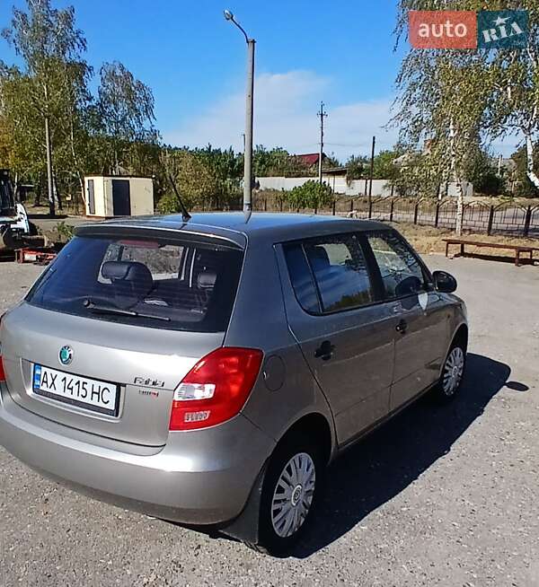 Хэтчбек Skoda Fabia 2012 в Богодухове