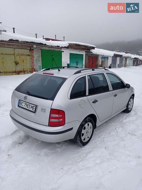 Универсал Skoda Fabia 2001 в Новом Роздоле
