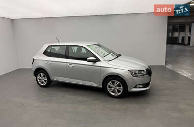 Хэтчбек Skoda Fabia 2020 в Киеве