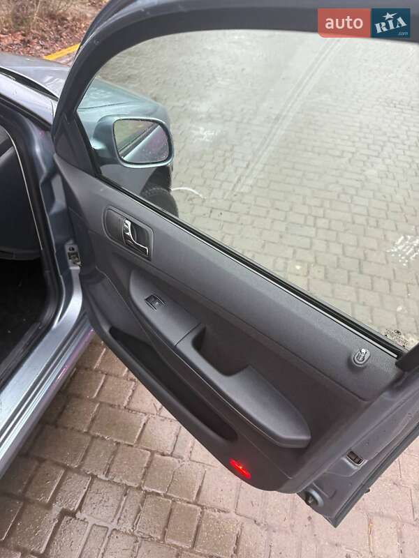 Универсал Skoda Fabia 2003 в Одессе