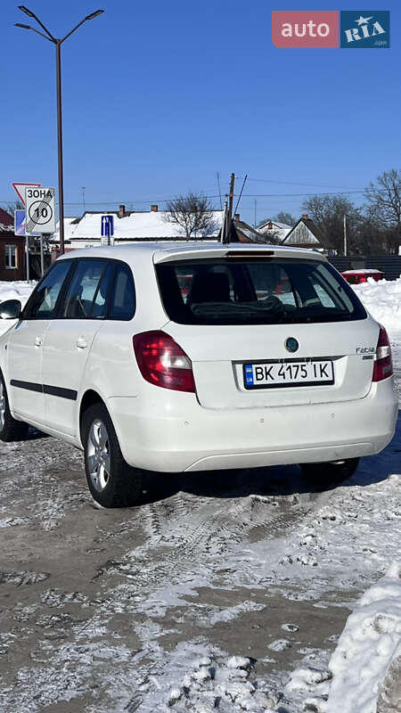 Универсал Skoda Fabia 2011 в Вараше