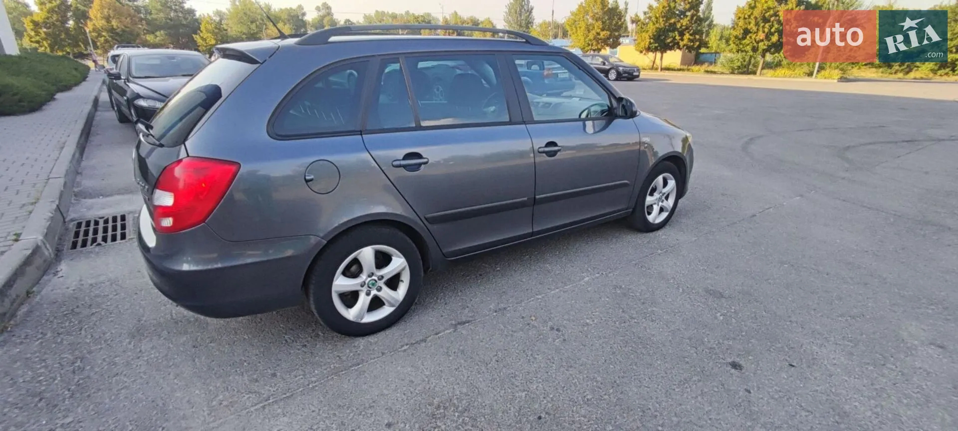 2011 Skoda Fabia - мініатюра 10