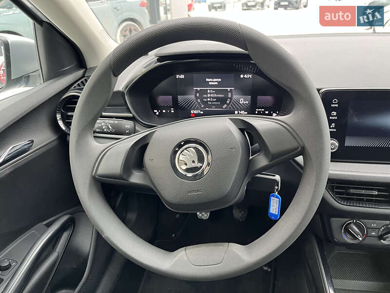 Хэтчбек Skoda Fabia 2024 в Киеве