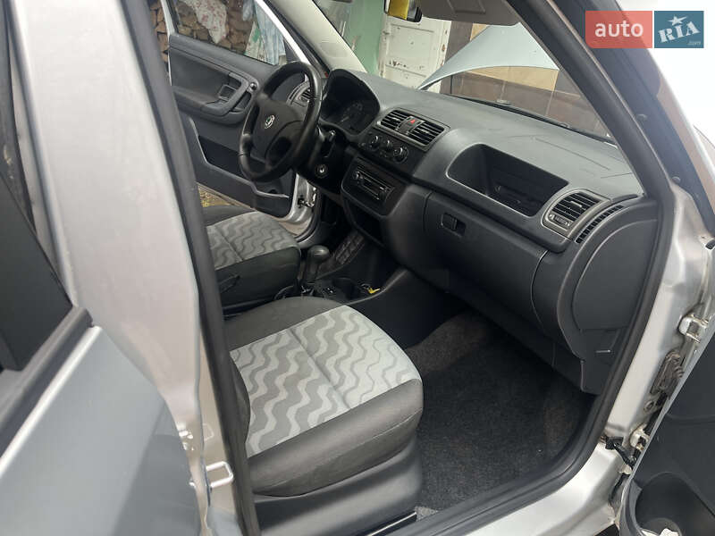 Хэтчбек Skoda Fabia 2008 в Хусте
