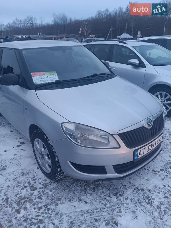 Хэтчбек Skoda Fabia 2011 в Ивано-Франковске фото 2 Хэтчбек Skoda Fabia 2011 в Ивано-Франковске