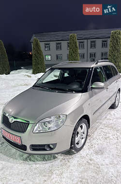 Універсал Skoda Fabia 2009 в Вінниці